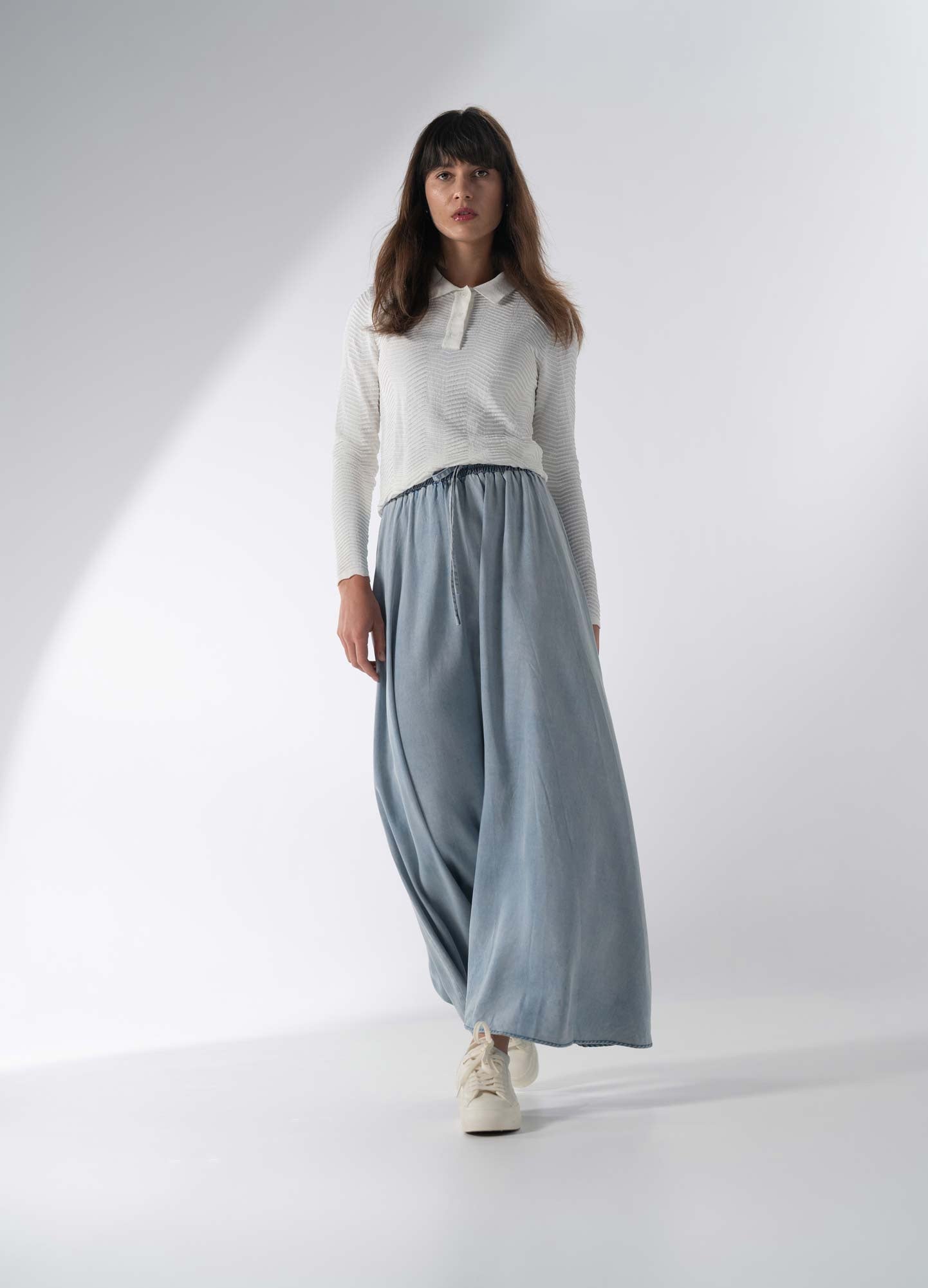 Scallop Edge Collar Sweater-White-4