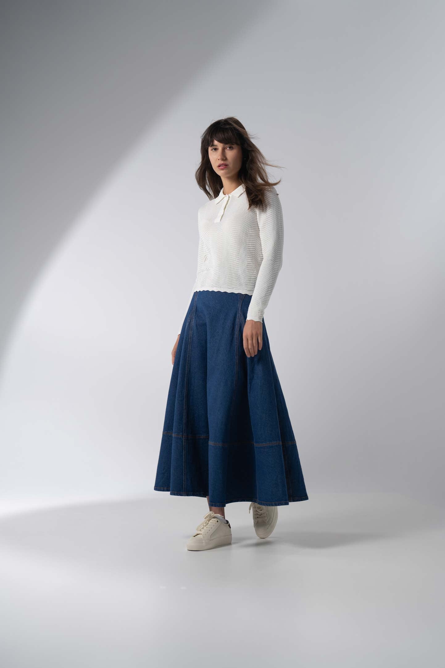 Scallop Edge Collar Sweater-White-3